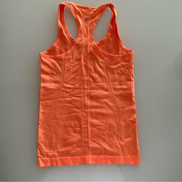 Lululemon Swiftly Tech Racerback Tanktop - Picture 2 of 2